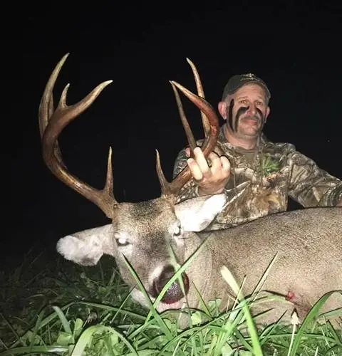 Whitetail buck taken with GrizzlyStik 650-grain build