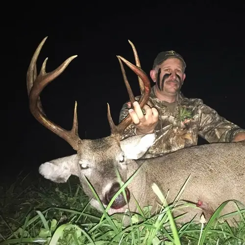 Whitetail buck taken with GrizzlyStik 650-grain build