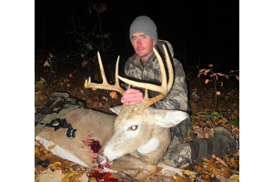 Buck taken with GrizzlyStik, bowhunting success story