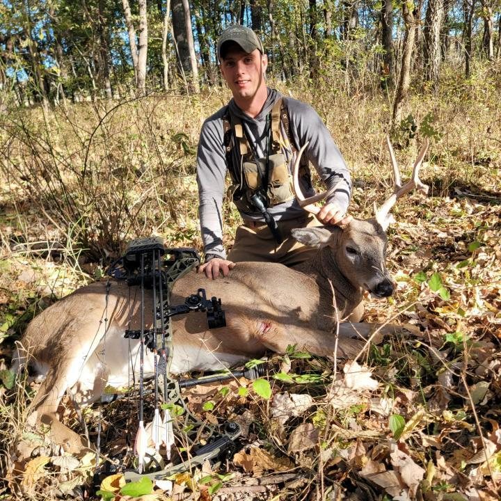 4 Deer taken with GrizzlyStik, bowhunting success story