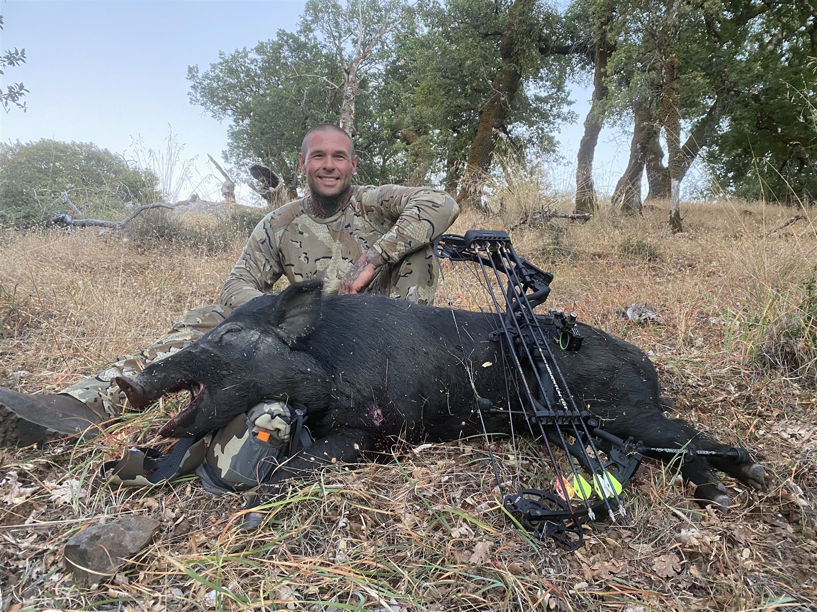 Boar Hog taken with GrizzlyStik, bowhunting success story