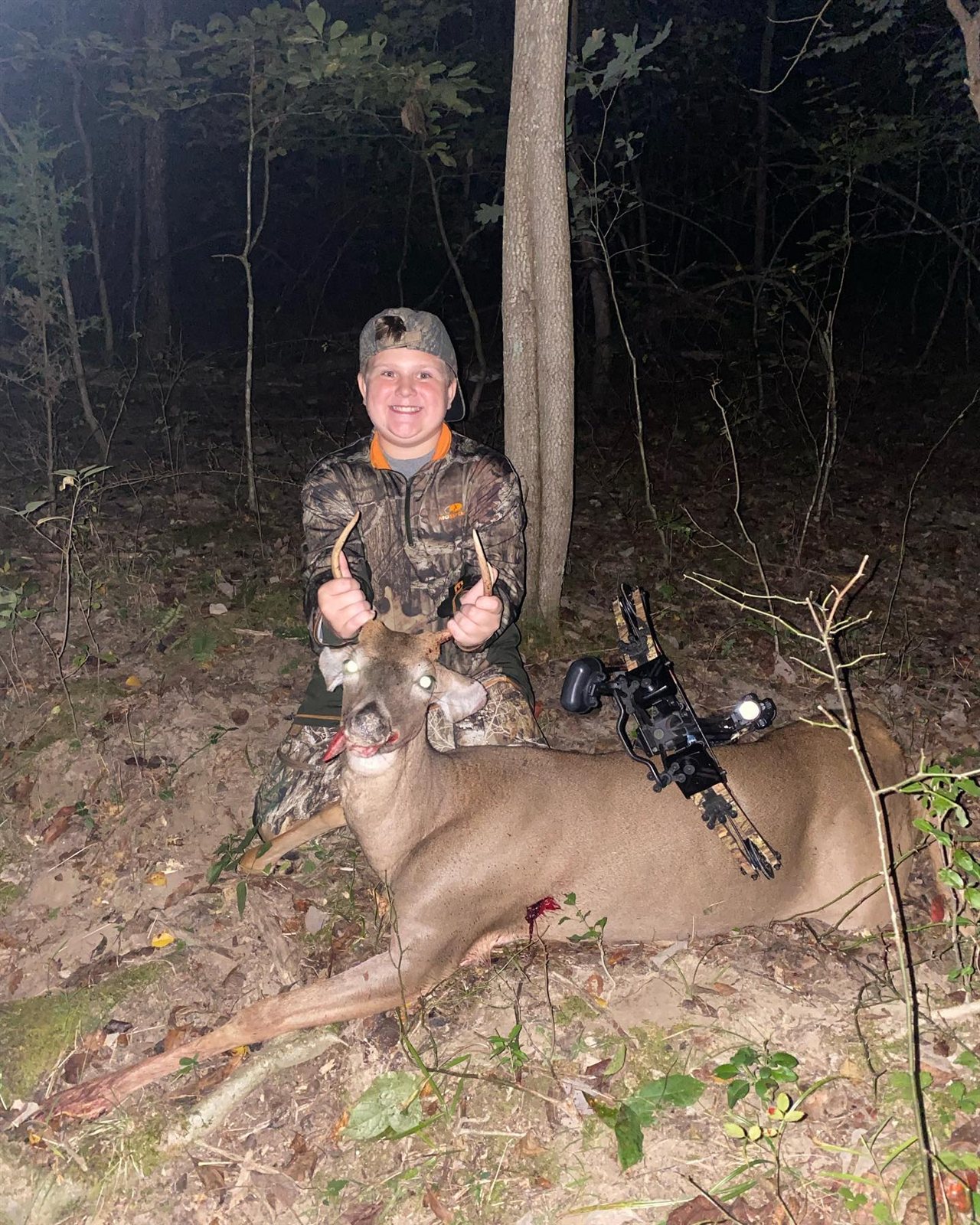 Buck taken with GrizzlyStik, bowhunting success story