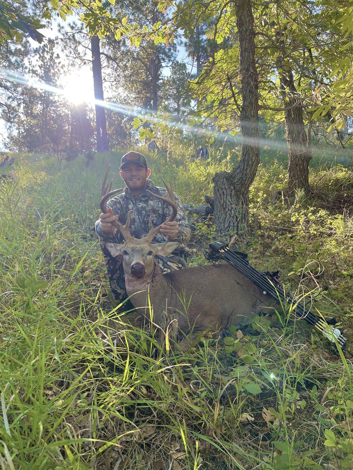 Buck taken with GrizzlyStik, bowhunting success story
