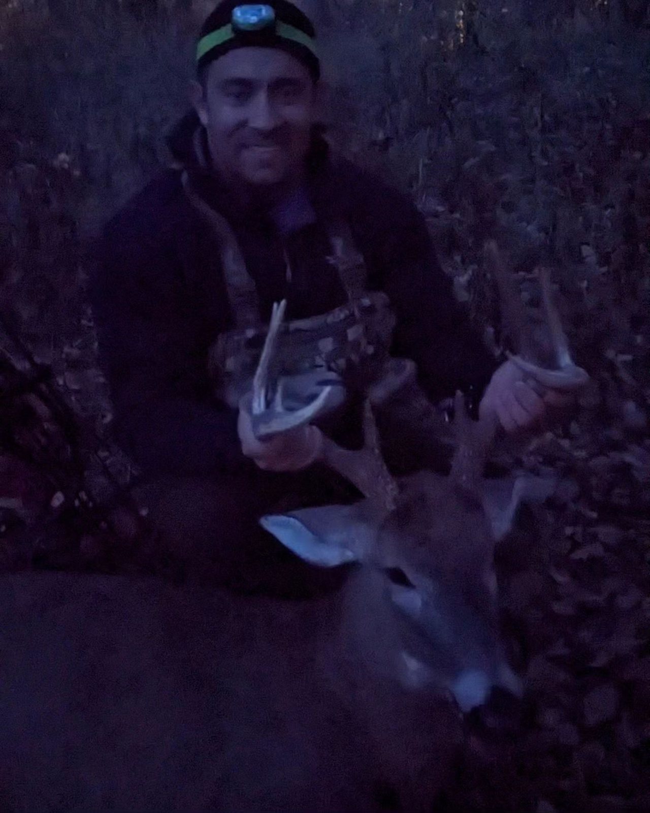 Buck + Doe taken with GrizzlyStik, bowhunting success story