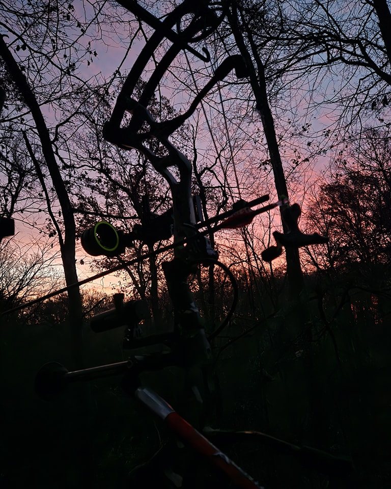 Buck + Doe taken with GrizzlyStik, bowhunting success story