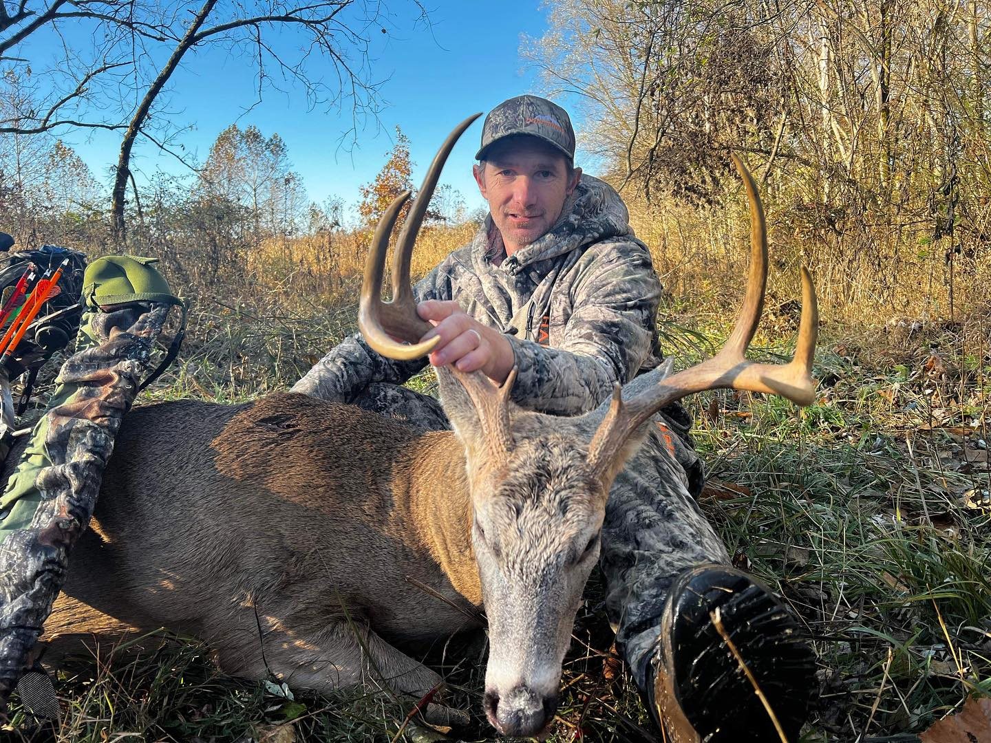 Buck taken with GrizzlyStik, bowhunting success story