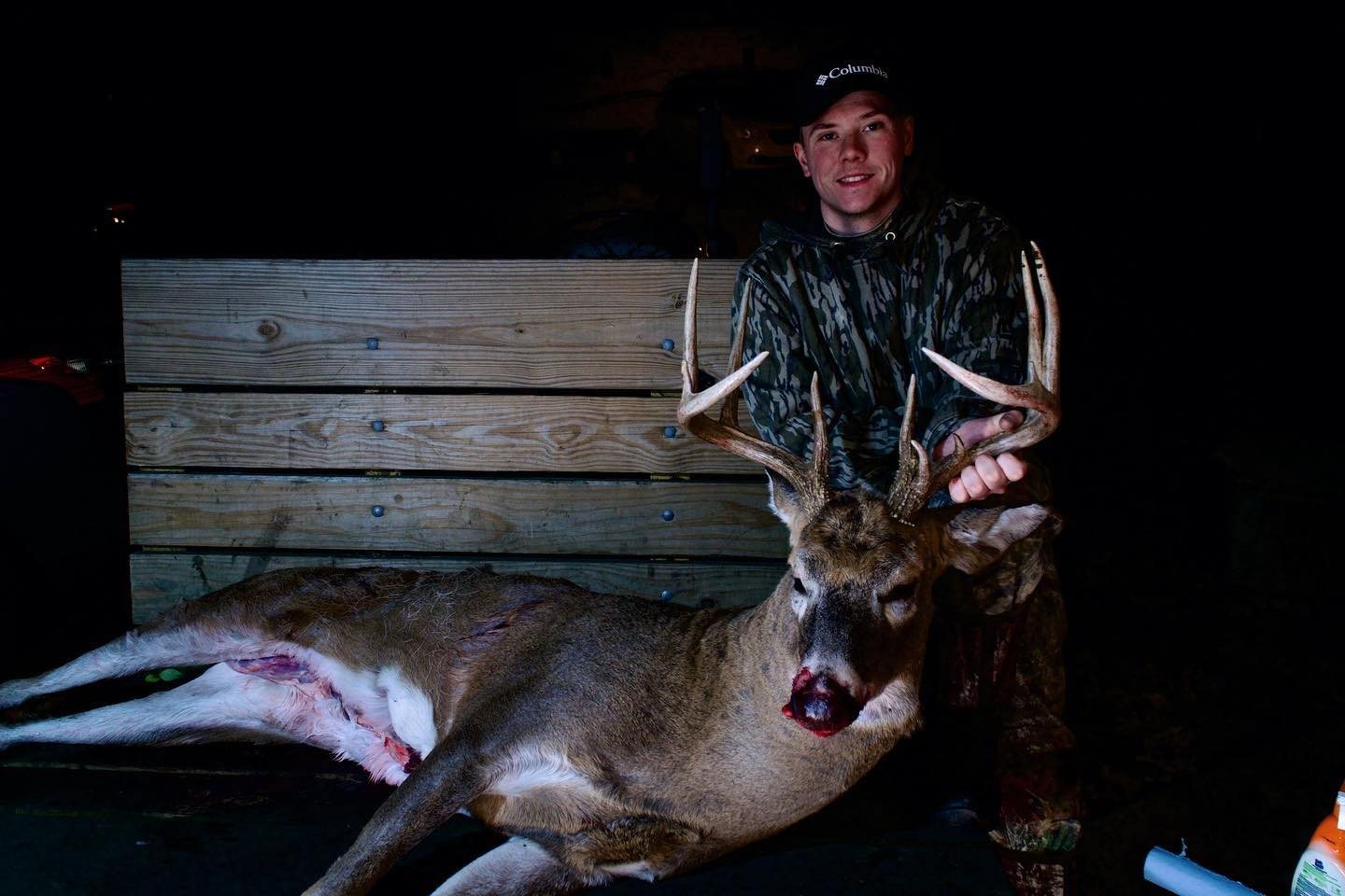 Buck taken with GrizzlyStik, bowhunting success story