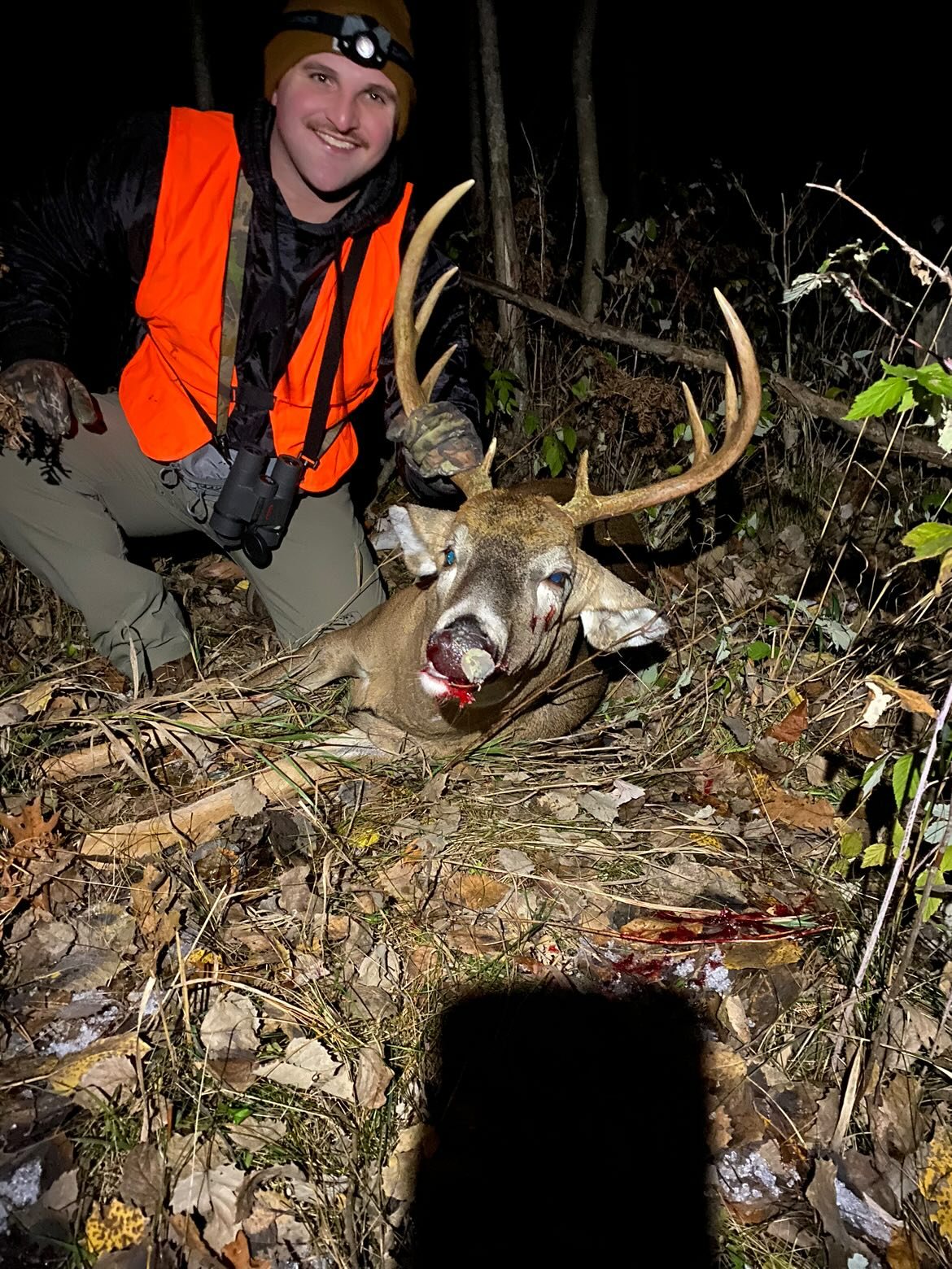Buck taken with GrizzlyStik, bowhunting success story