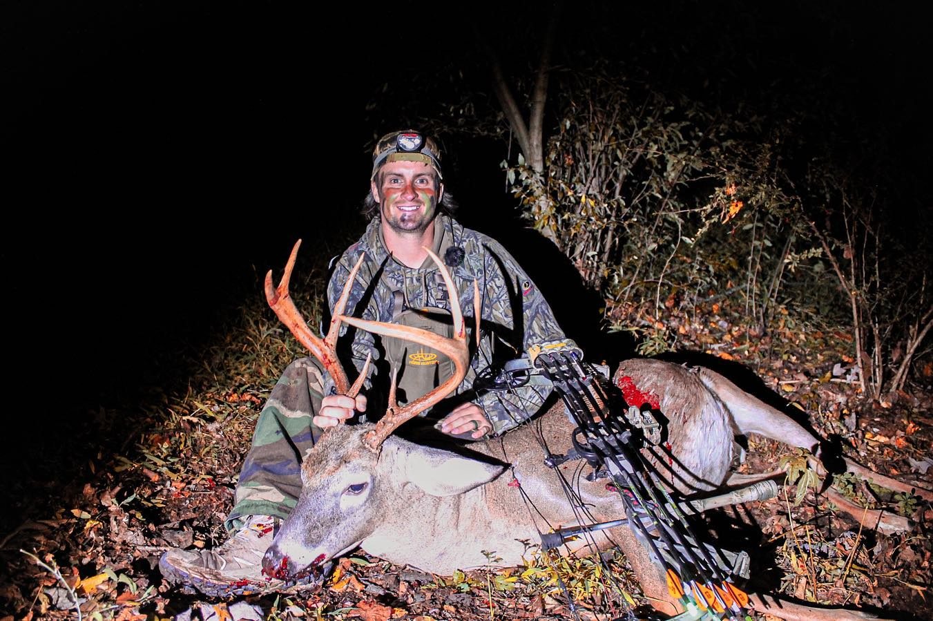 Buck taken with GrizzlyStik, bowhunting success story