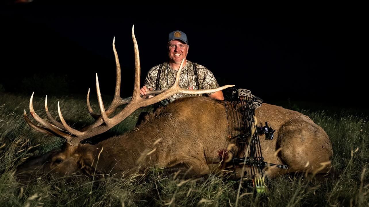Bull taken with GrizzlyStik, bowhunting success story