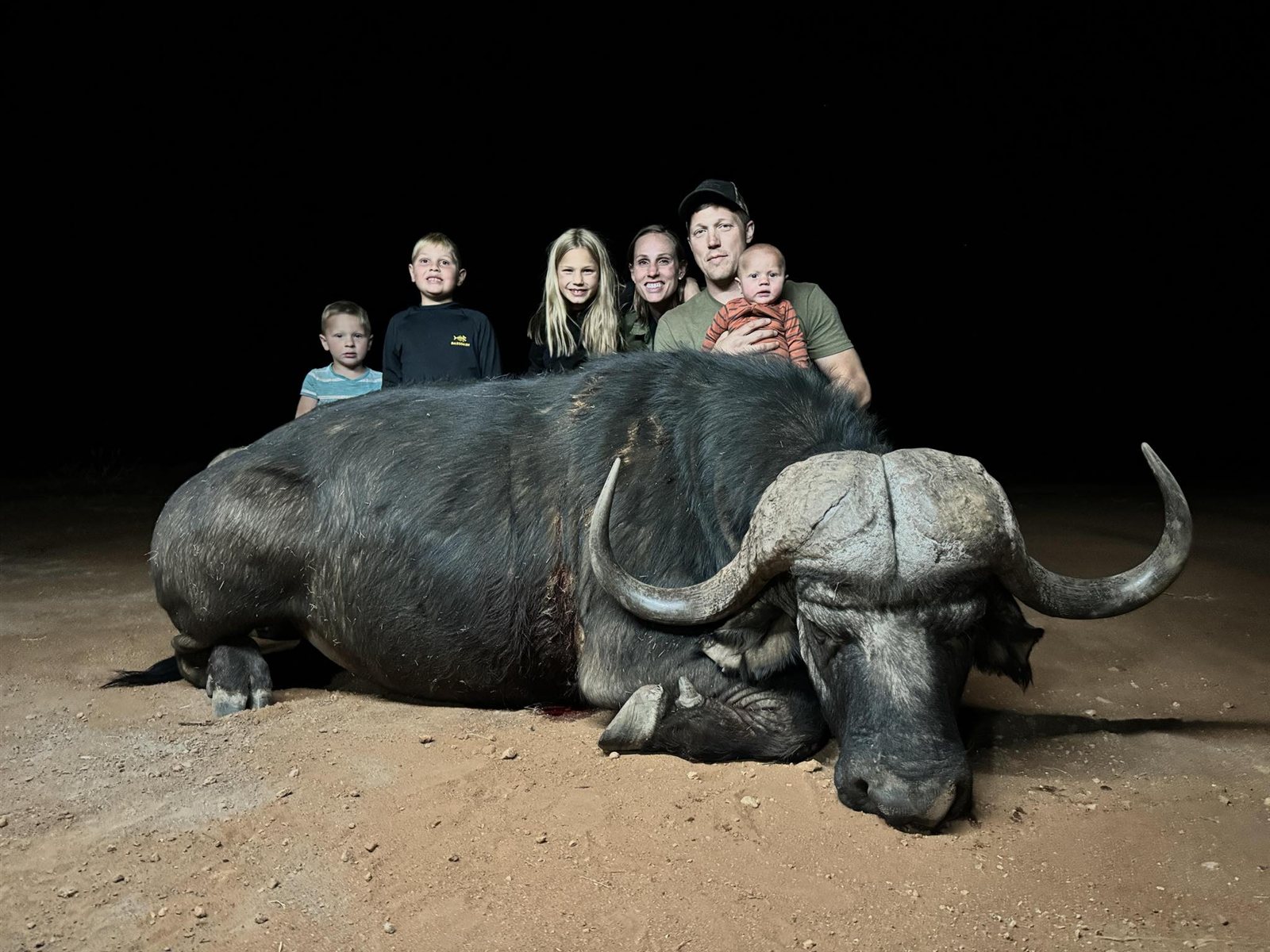 Cape Buffalo taken with GrizzlyStik, bowhunting success story