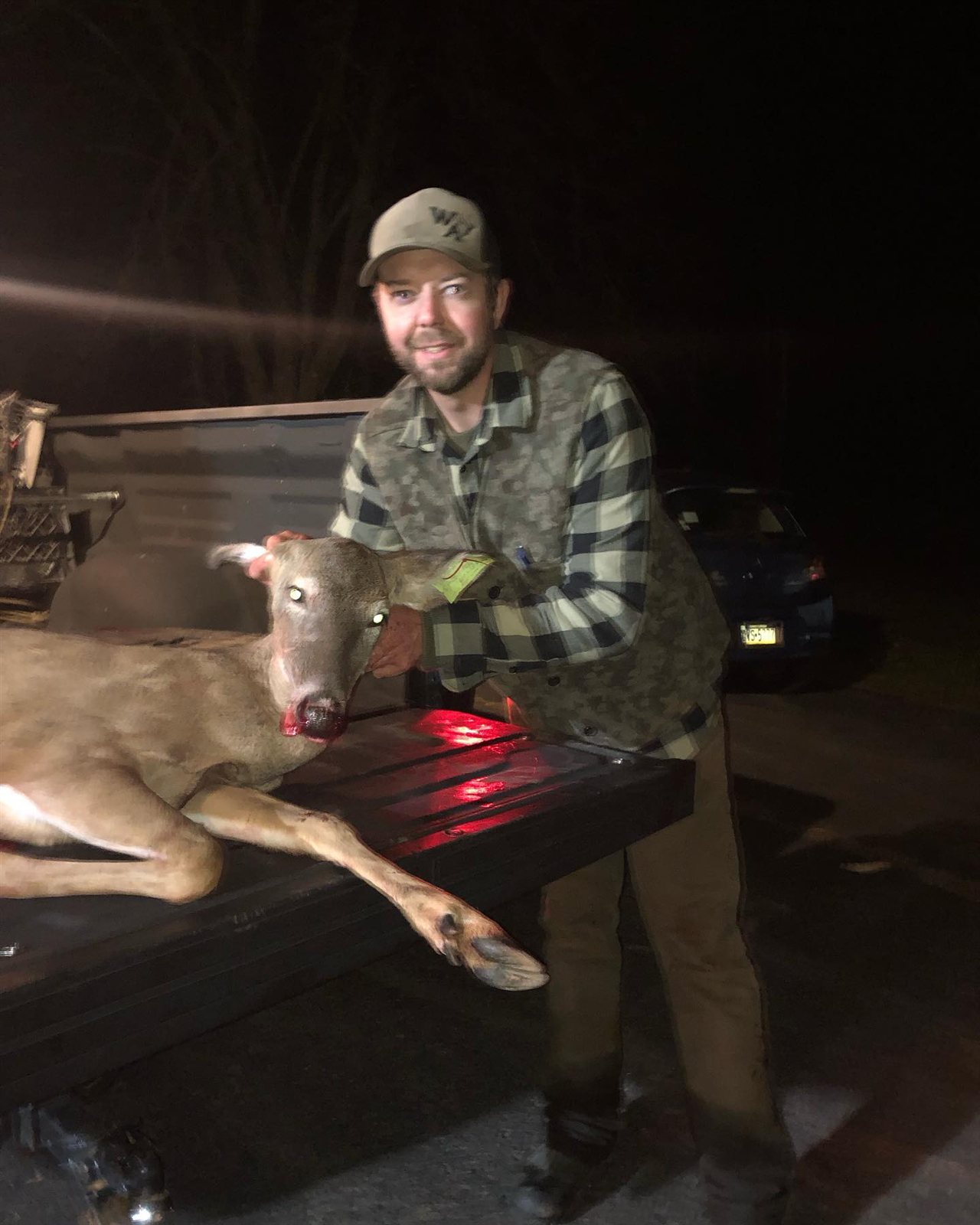Doe taken with GrizzlyStik, bowhunting success story
