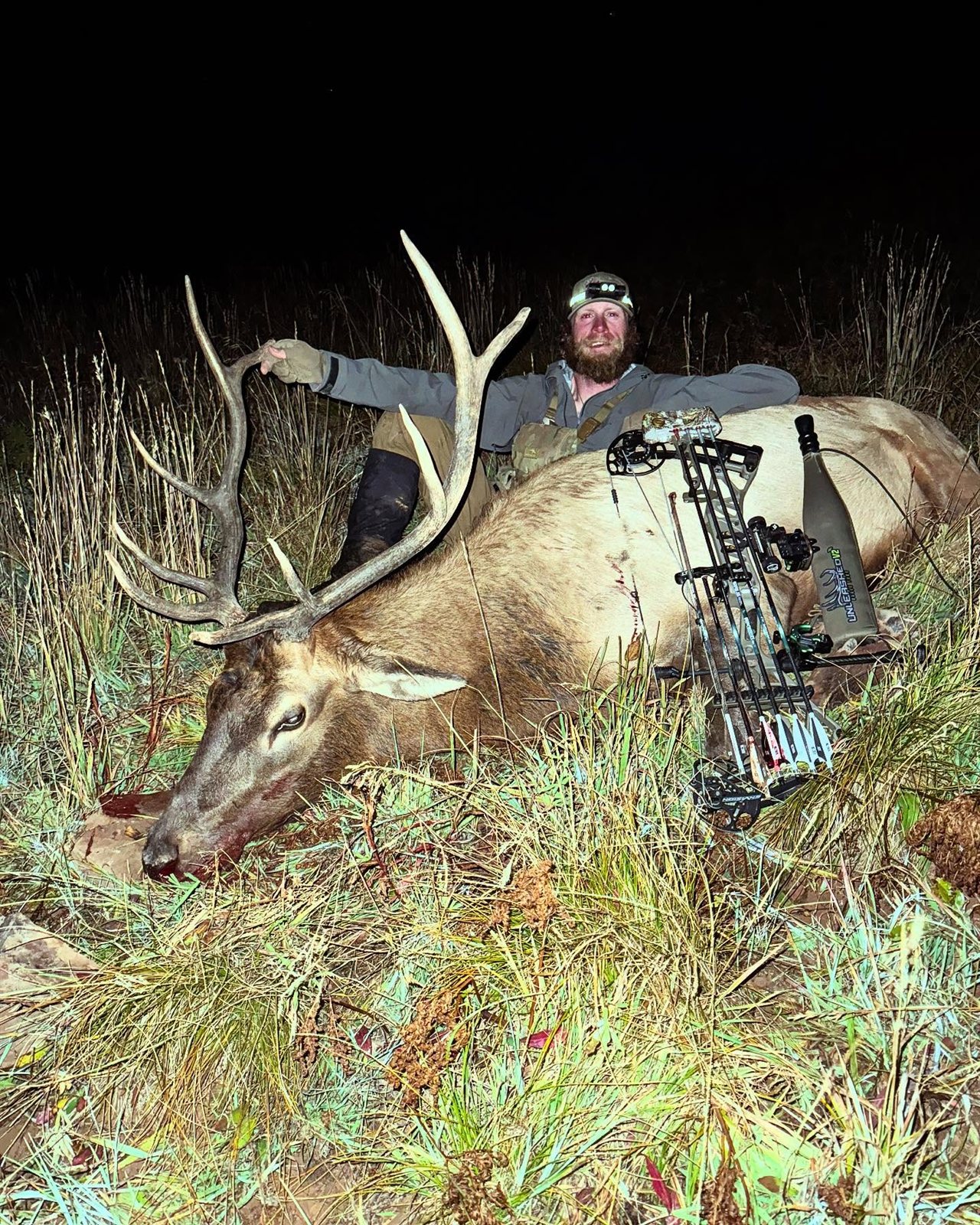 Elk taken with GrizzlyStik, bowhunting success story