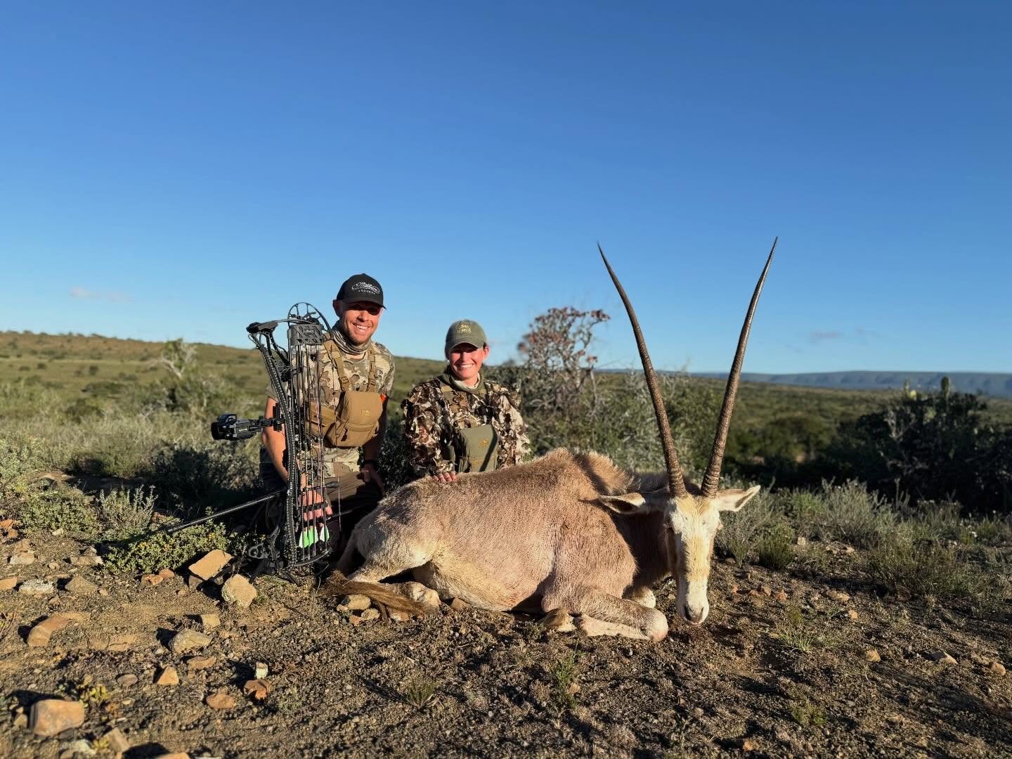 Golden Gemsbok taken with GrizzlyStik, bowhunting success story