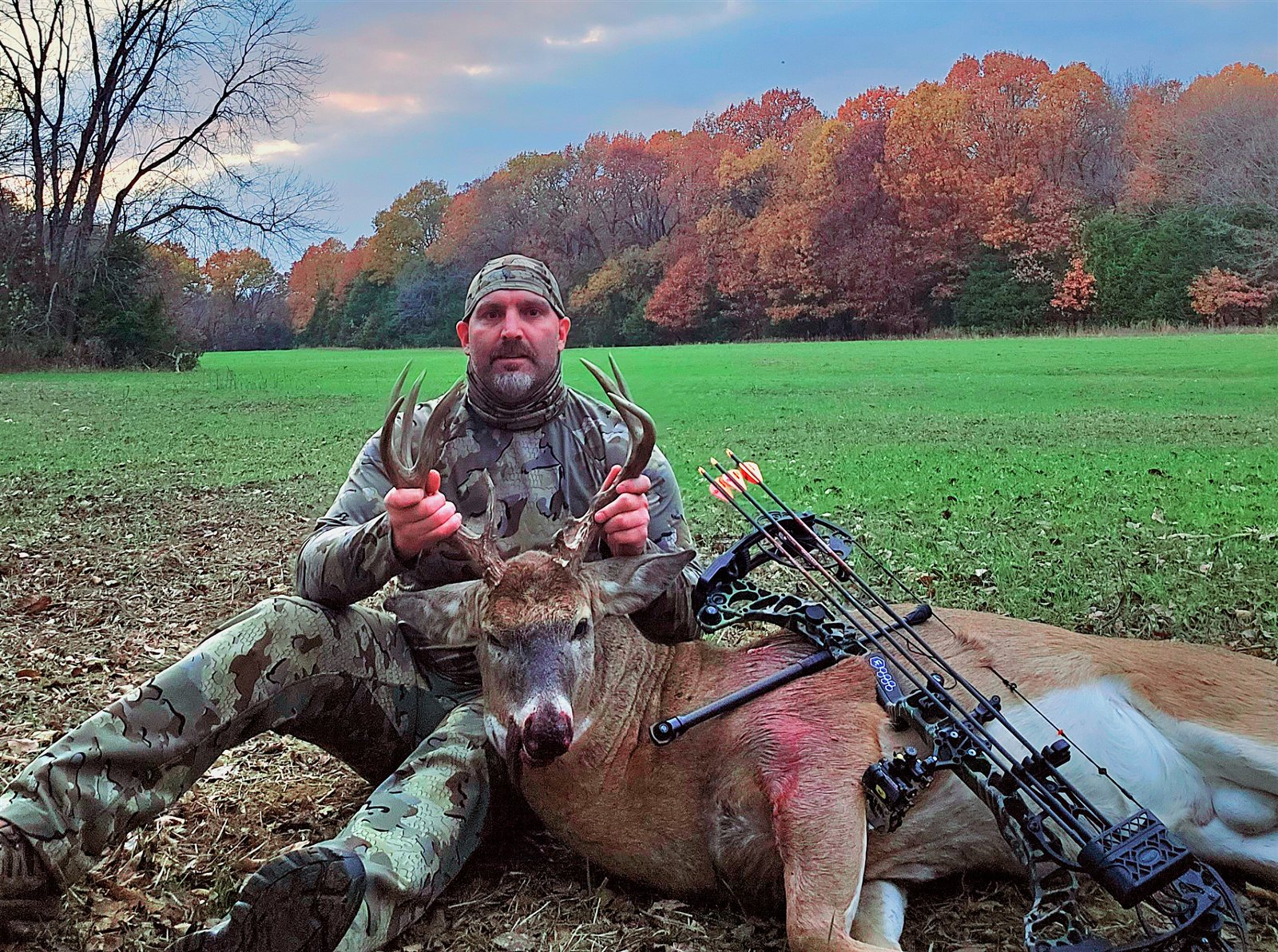 Mature Buck taken with GrizzlyStik, bowhunting success story