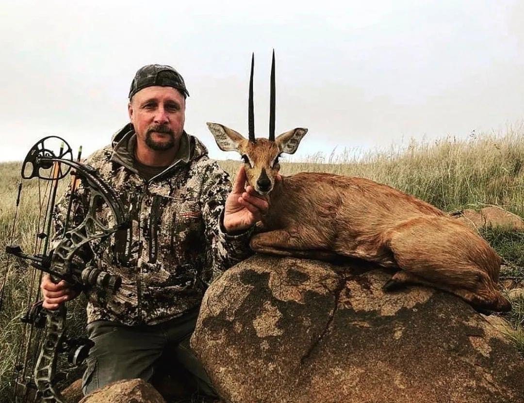 Steenbok taken with GrizzlyStik, bowhunting success story