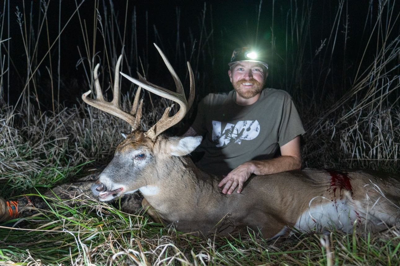 Whitetail Buck taken with GrizzlyStik, bowhunting success story