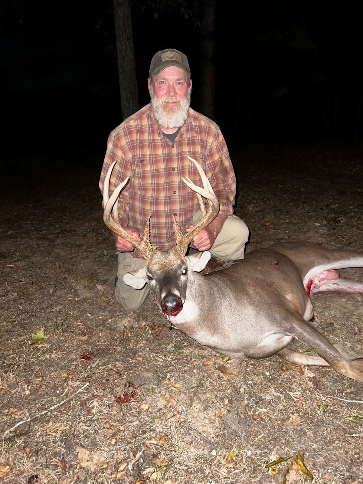 Whitetail Buck taken with GrizzlyStik, bowhunting success story