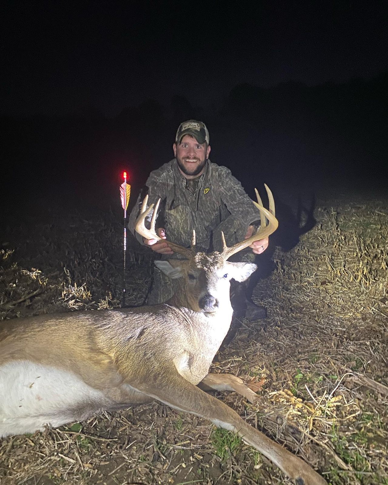Whitetail Buck taken with GrizzlyStik, bowhunting success story