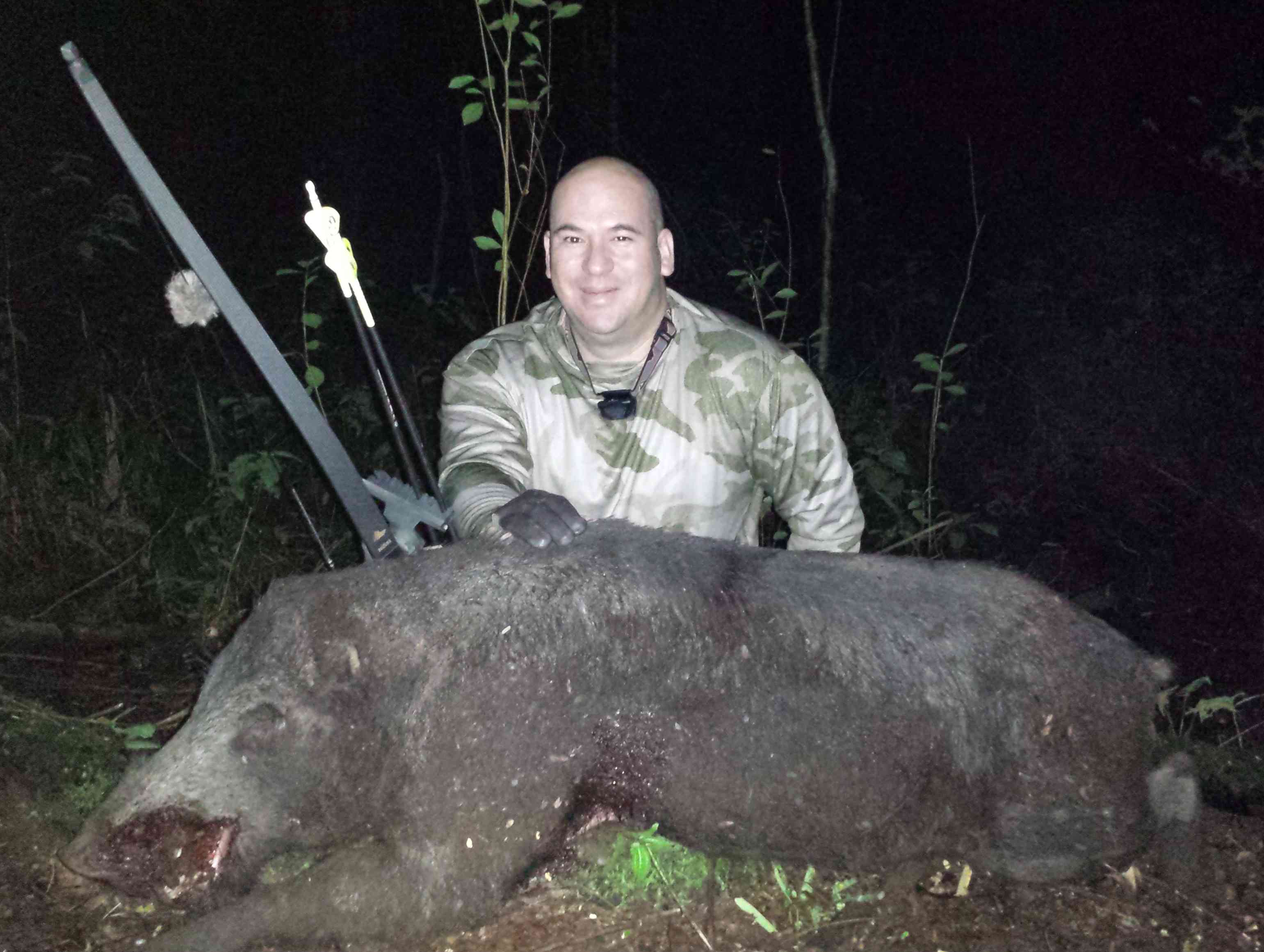 GrizzlyStik Trifecta (Bow, Arrow & Broadhead) on Hawaiian Boar